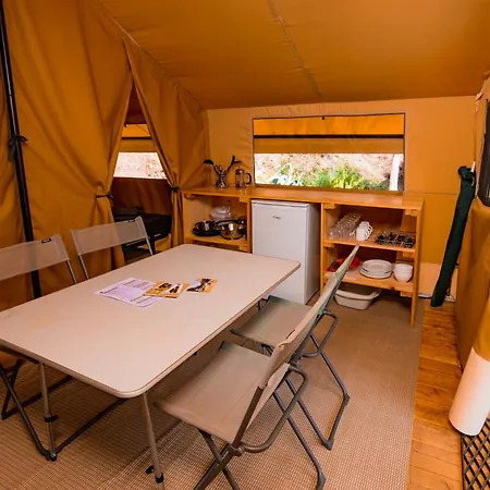 Camping Onlycamp Le Petit Port Châtel-Censoir Exterior foto