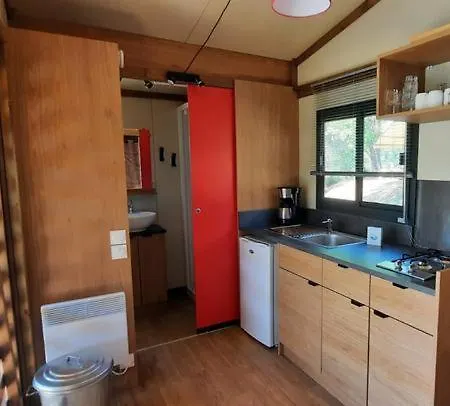 Camping Onlycamp Le Petit Port Châtel-Censoir Exterior foto