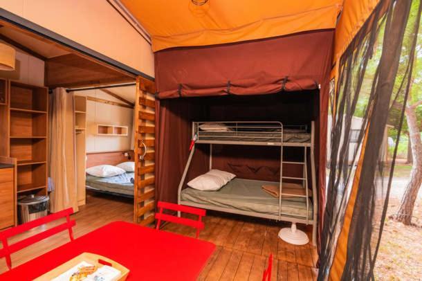Campsite Onlycamp Le Petit Port Chatel-Censoir